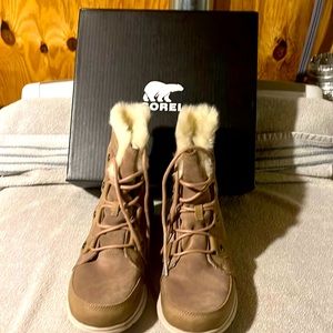 EUC Sorel Explorer Joan Ash Brown boots